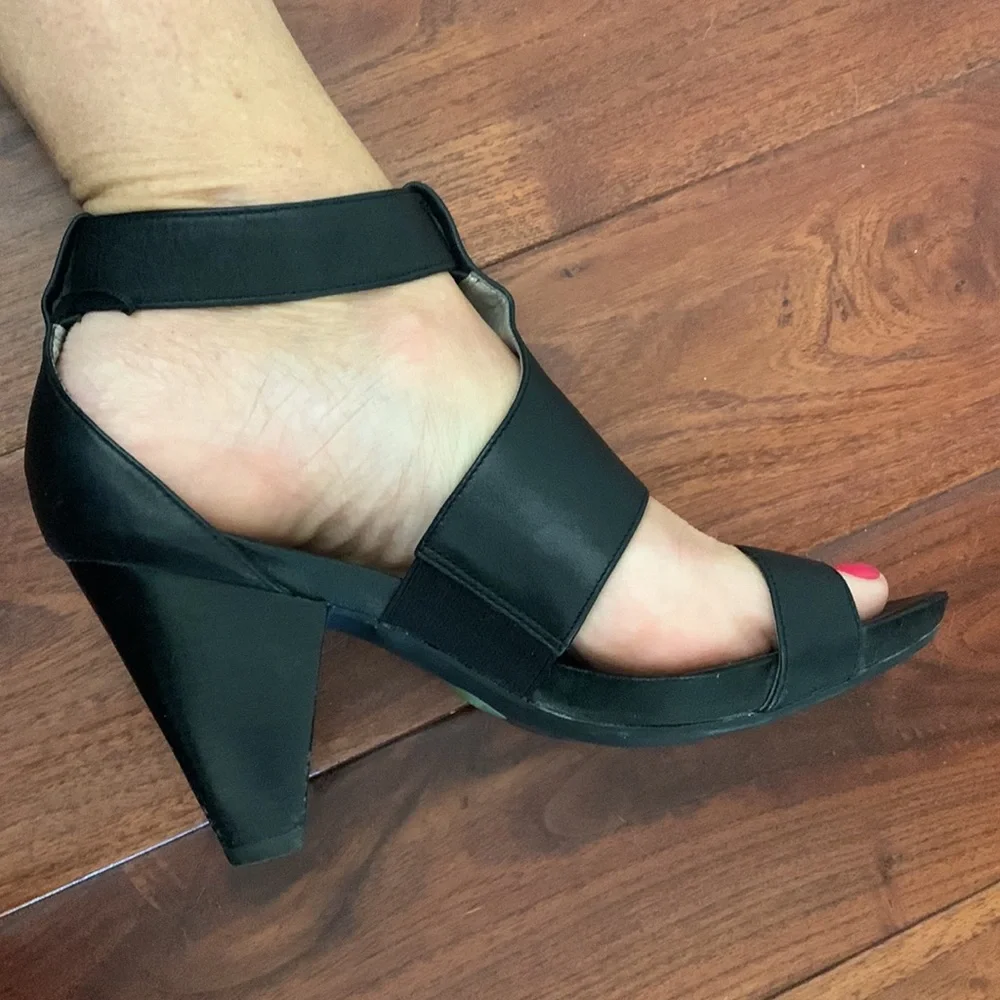 ME TOO Sandals Size 8 Dixie Black Leather Strappy Gladiator High Heel Open Toe